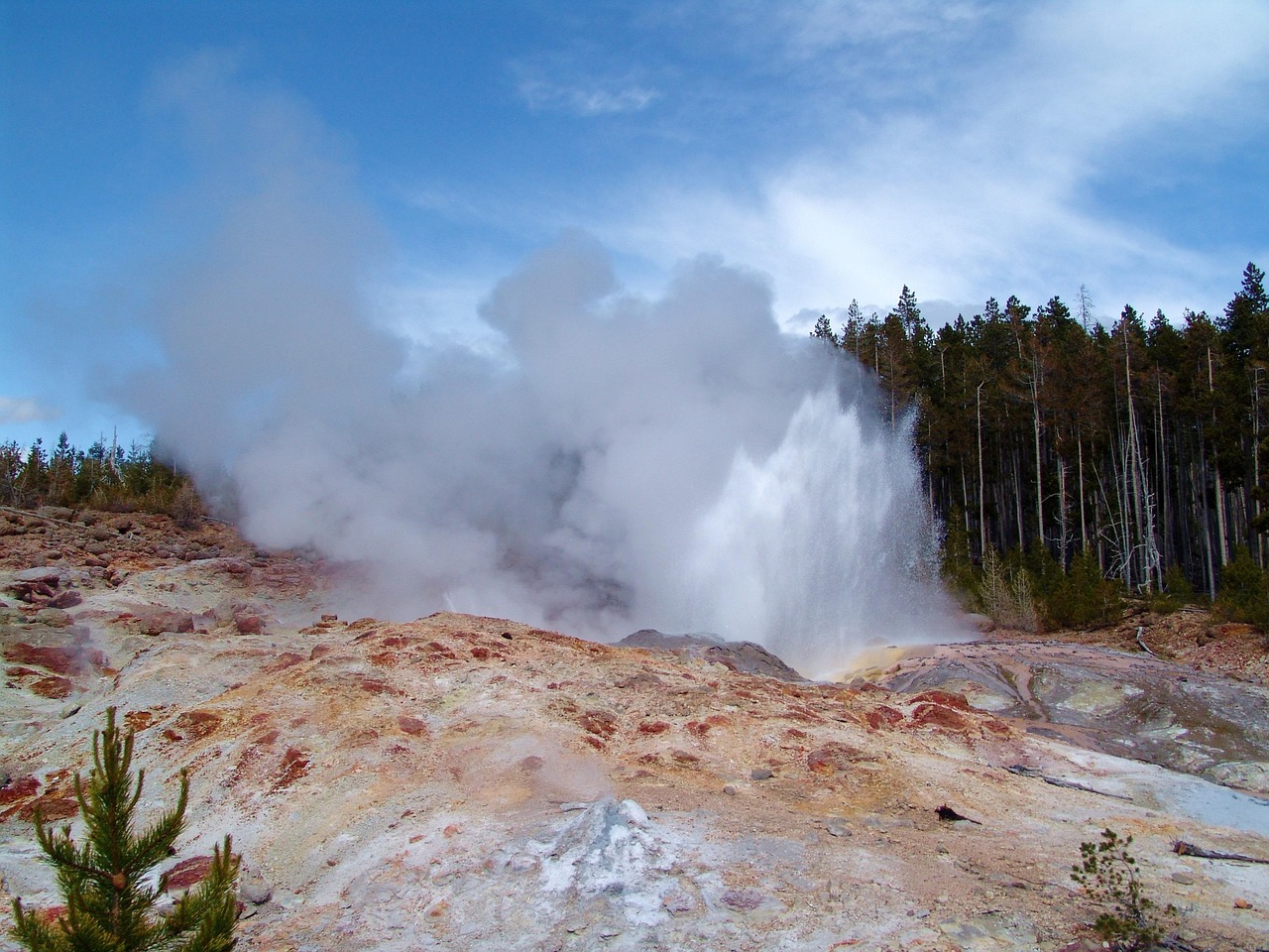 Steamboat geyser, yellowstone, wyoming — The Ultimate Guide to MDF Boards for Your Next DIY Project
